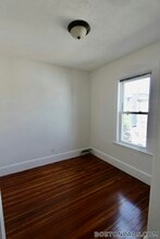 299 Lexington St, Unit 3 in Boston, MA - Foto de edificio - Building Photo