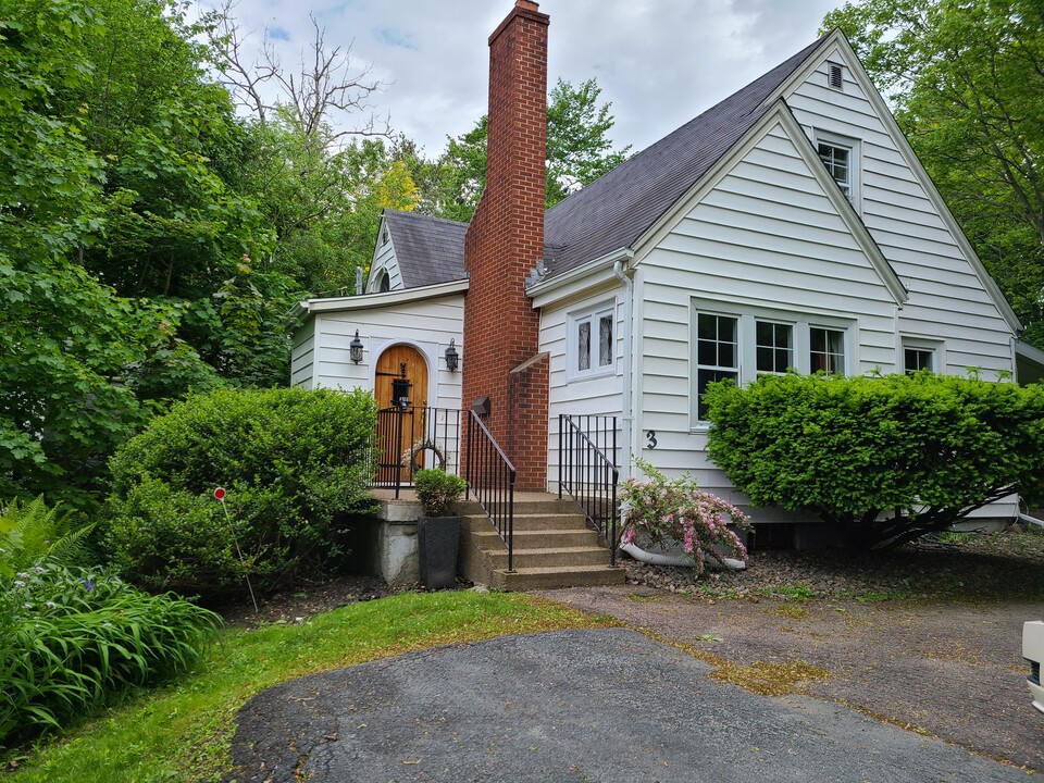 3 Armshore Dr in Halifax, NS - Building Photo