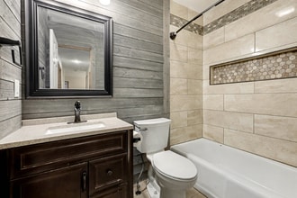 15322 W 83rd Terrace in Lenexa, KS - Foto de edificio - Building Photo