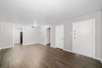 Casita Grove in Grand Prairie, TX - Building Photo - Building Photo
