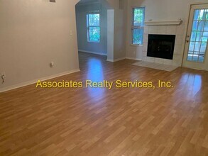 12214 NW 10th Pl in Newberry, FL - Building Photo - Building Photo