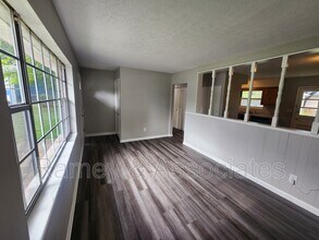 10210 Nola Dr in Louisville, KY - Building Photo - Building Photo