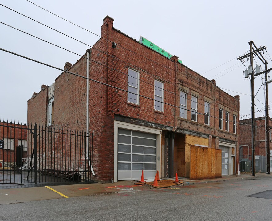 704-706 E 19th St in Kansas City, MO - Foto de edificio