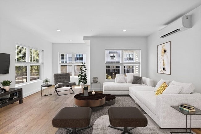 635 Main St, Unit TH 5 in Wilmington, MA - Building Photo - Building Photo