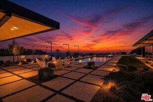 5837 Murphy Way in Malibu, CA - Building Photo