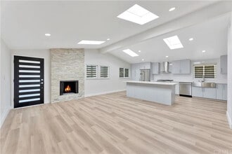 1650 Tustin Ave, Unit Front House in Costa Mesa, CA - Building Photo - Building Photo
