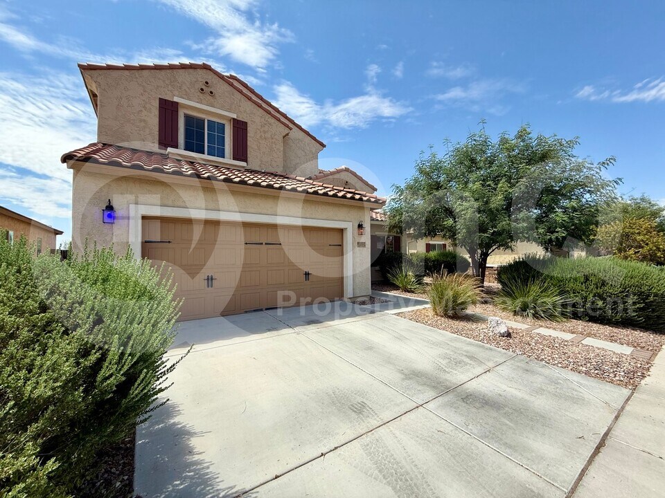 5495 W Victory Way in Florence, AZ - Foto de edificio
