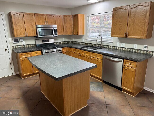 3915 N Andover Ln in Fredericksburg, VA - Foto de edificio - Building Photo