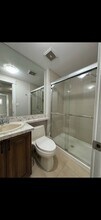 7135 Curtis St in Burnaby, BC - Building Photo - Building Photo