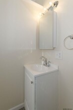 211 Stow Ave, Unit 2 in Troy, NY - Building Photo - Building Photo