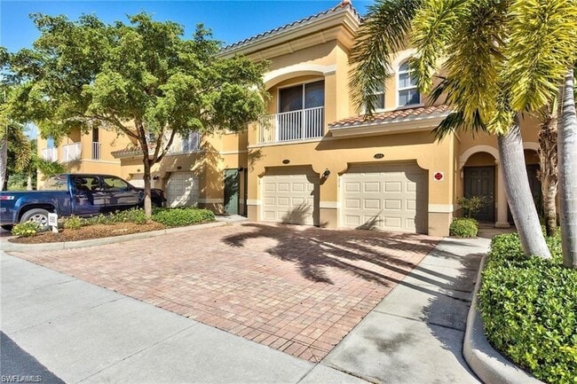 8560 Violeta St, Unit 204 in Bonita Springs, FL - Building Photo - Building Photo