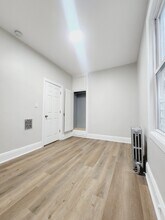 227 Wegman Pky in Jersey City, NJ - Foto de edificio - Building Photo