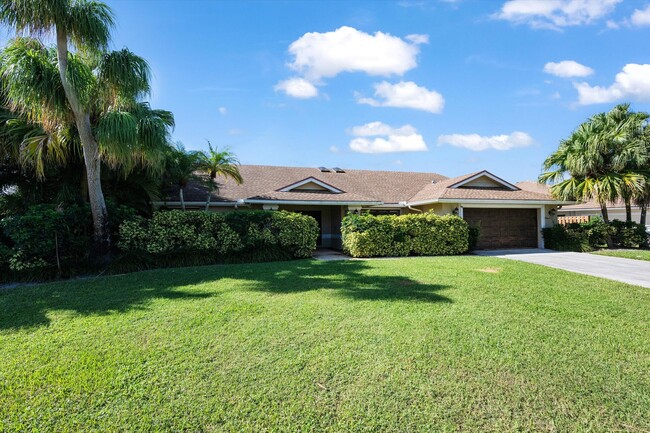 1773 Wiltshire Village Dr in Wellington, FL - Building Photo - Building Photo