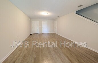 7824 Playschool Ln in Jacksonville, FL - Building Photo - Building Photo