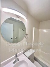 2216 Piper Pl in Burlington, IA - Building Photo - Building Photo