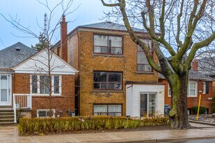 468 Vaughan Rd in Toronto, ON - Building Photo