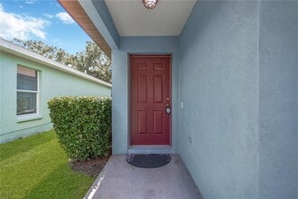 11732 Crest Creek Dr in Riverview, FL - Building Photo - Building Photo