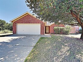1324 Meadow Rose Trail in Burleson, TX - Building Photo