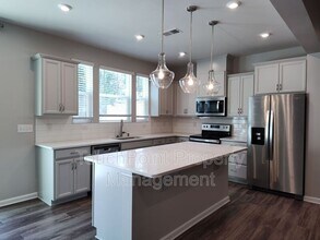 8114 Overmeadow Ln in Charlotte, NC - Building Photo - Building Photo