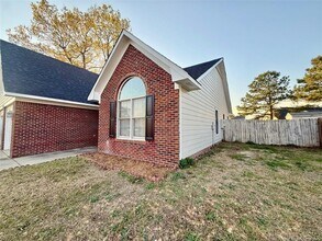 8420 Deertrot Dr in Fayetteville, NC - Building Photo - Building Photo