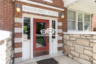 406 E 43rd St in Kansas City, MO - Building Photo - Building Photo
