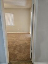 Canyon Gardens in Sherman Oaks, CA - Building Photo