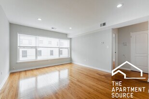 6535 N Mozart St in Chicago, IL - Building Photo