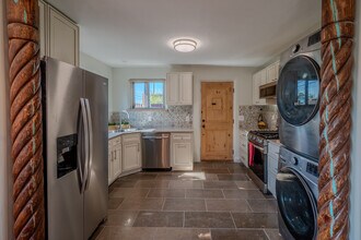 1417 Agua Fria St, Unit Front in Santa Fe, NM - Building Photo - Building Photo