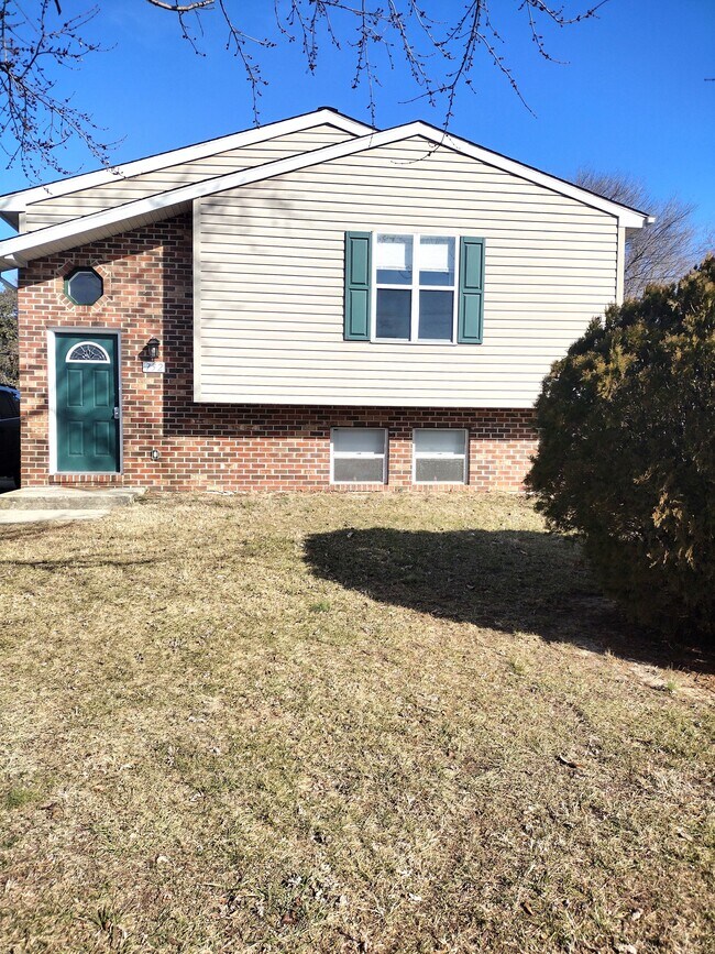 752 225th St Rentals in Pasadena, MD