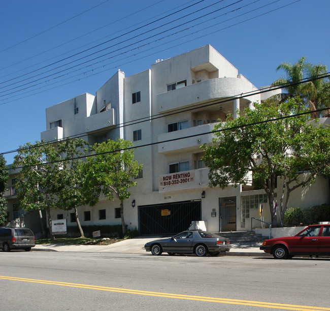 Tujunga Villas Apartments in Tujunga, CA - Foto de edificio - Building Photo