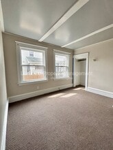 709 W Walnut St in Kalamazoo, MI - Building Photo - Building Photo
