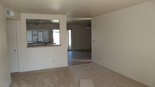 4030 E Windrose Dr in Phoenix, AZ - Building Photo - Building Photo