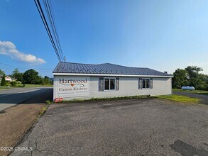 341 N Market St in Elysburg, PA - Foto de edificio - Building Photo