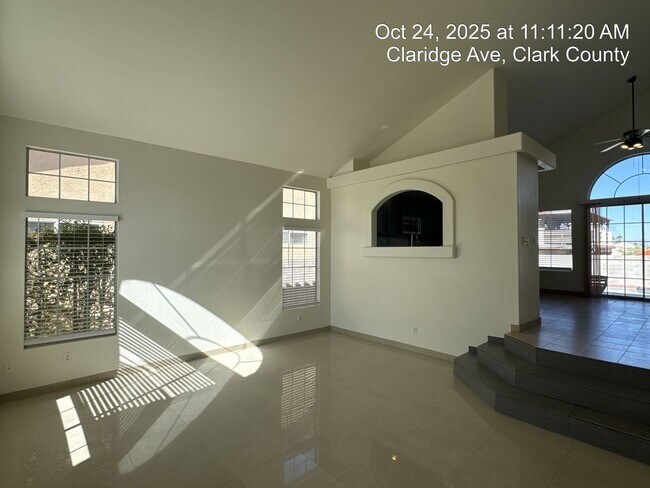 2546 Claridge Ave in Henderson, NV - Building Photo - Building Photo