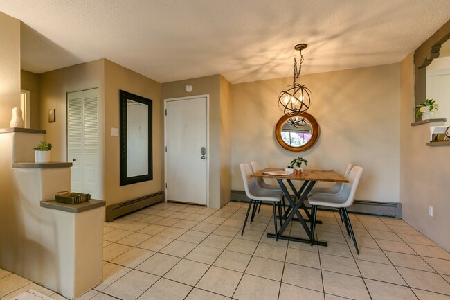 159 K Calle Ojo Feliz in Santa Fe, NM - Building Photo - Building Photo