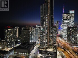 138 Downes St in Toronto, ON - Building Photo