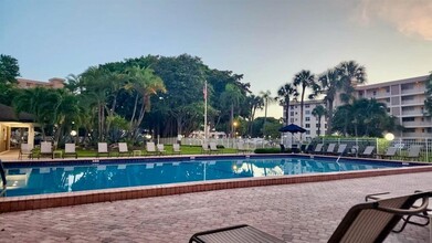 2681 S Course Dr, Unit FURNISHED CONDO 3.2 in Pompano Beach, FL - Building Photo - Building Photo