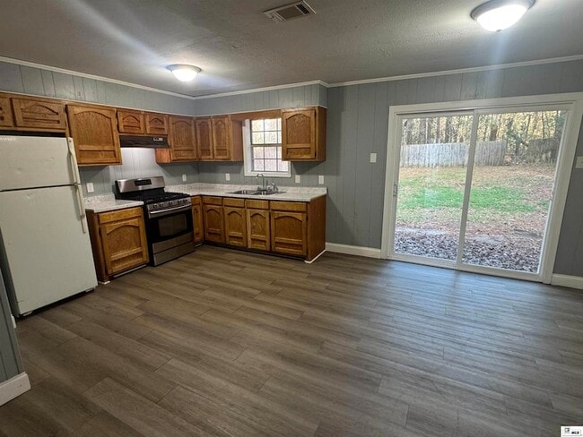 1307 Dark St in Ruston, LA - Foto de edificio - Building Photo