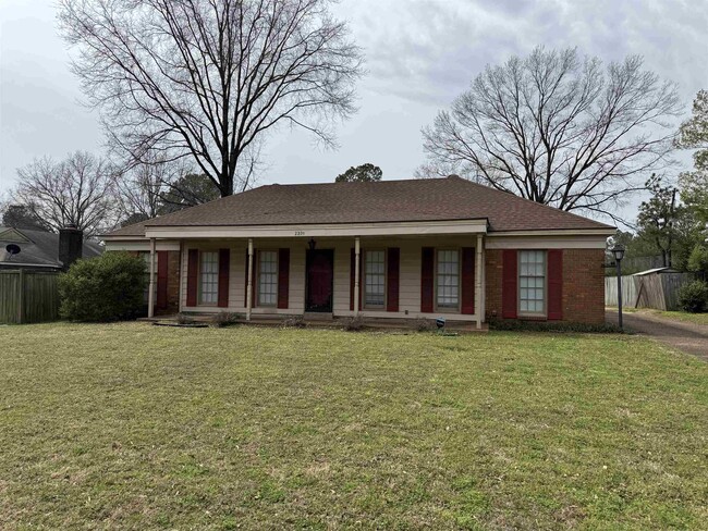 property at 2295 Eastover Dr