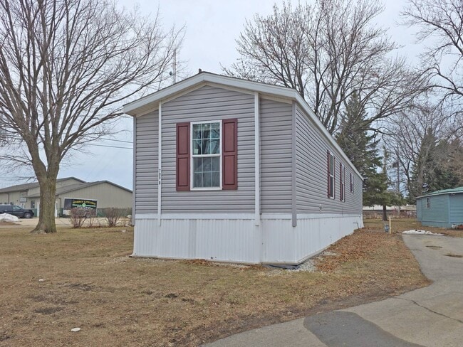 property at 705 W 8th St