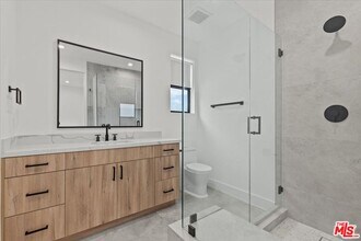 3973 S Budlong Ave in Los Angeles, CA - Building Photo - Building Photo