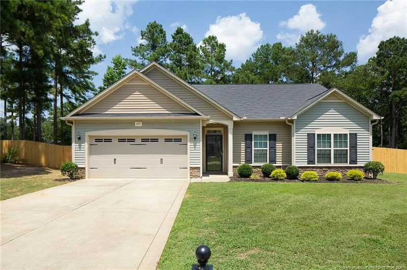 157 Sidesaddle Ct in Raeford, NC - Building Photo