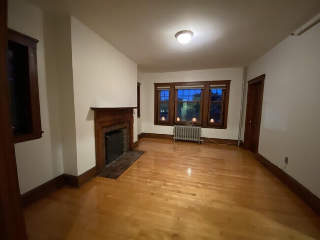6 Linnaean St, Unit 22
