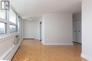 485 Huron St in Toronto, ON - Building Photo