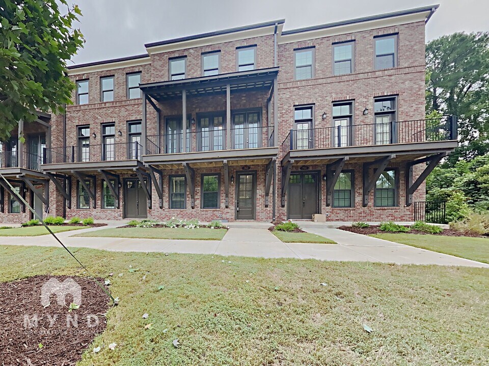 763 Hadley Ln NE in Marietta, GA - Building Photo