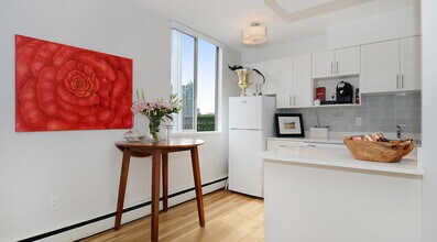 1952 Comox St in Vancouver, BC - Building Photo - Building Photo