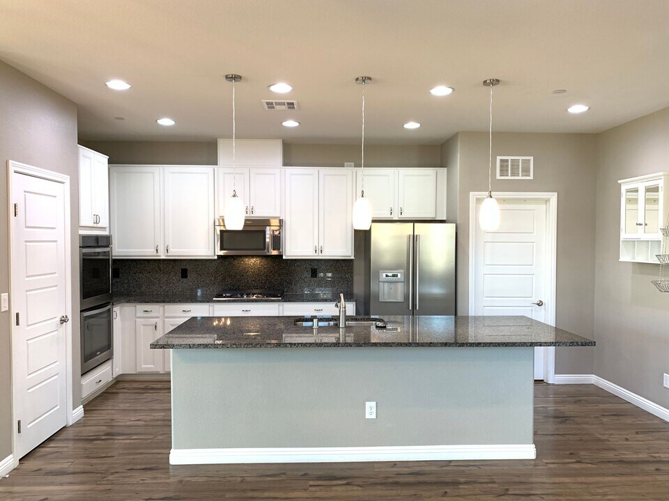 3144 Biccari Ave in Henderson, NV - Building Photo