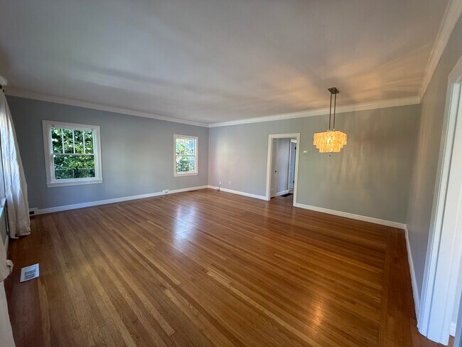 102 Oakmont Ave in Piedmont, CA - Building Photo - Building Photo