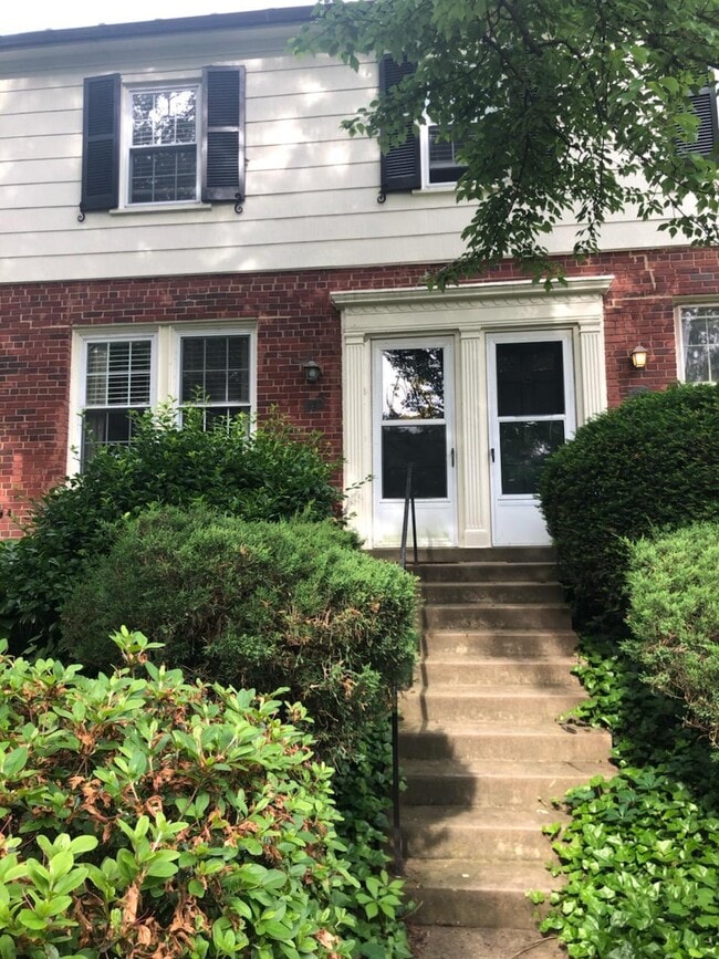 property at 1600 S Barton St