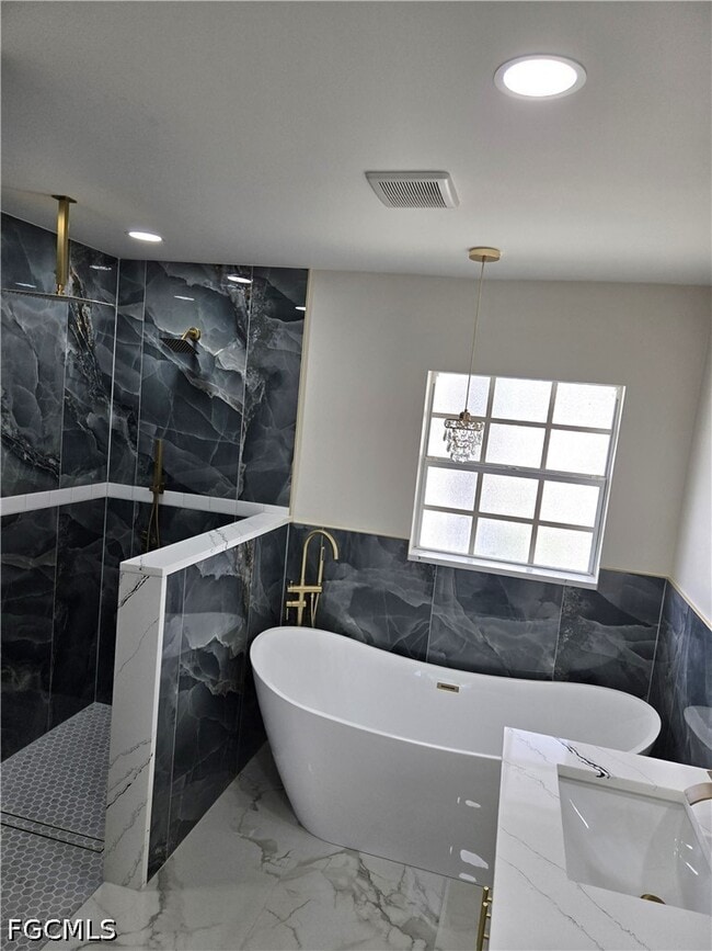 property at 1918 SW 29th Terrace